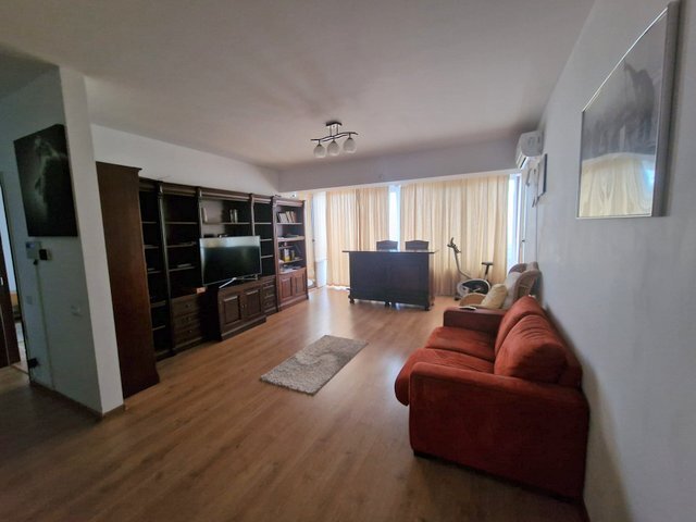 Vitan Mall, 75 mp, parcare subterana,